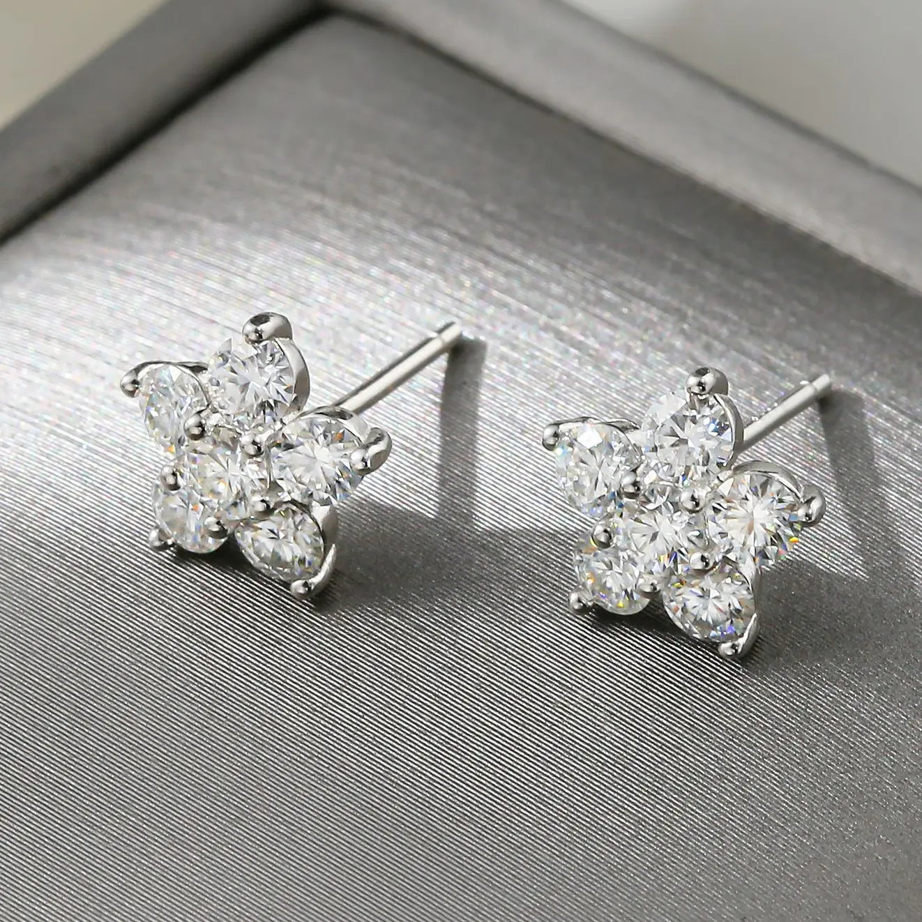 Moissanite 5 Petal Flower Earrings White Gold Stud Earring for Women 925 Sterling Silver Moissanite Diamond Earring Gift Jewerly