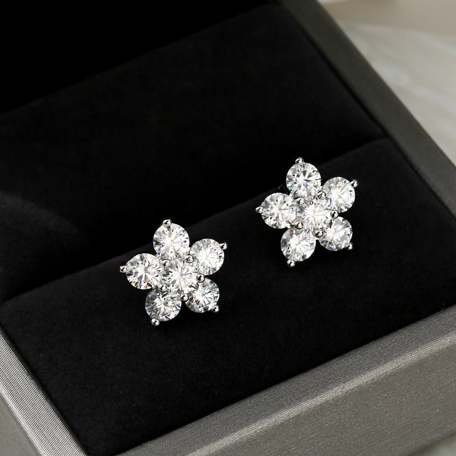 Moissanite 5 Petal Flower Earrings White Gold Stud Earring for Women 925 Sterling Silver Moissanite Diamond Earring Gift Jewerly