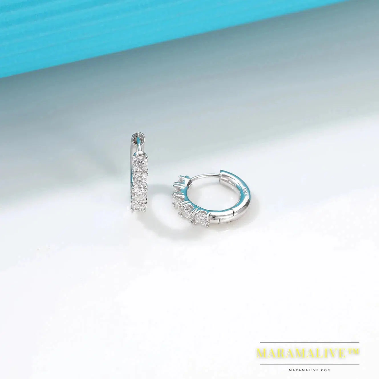 Moissanite Diamond Hoop Earrings 925 Sterling Silver for Women White Gold Plated/18k Gold Plated Fashion Simple Ear Fine Jewelry