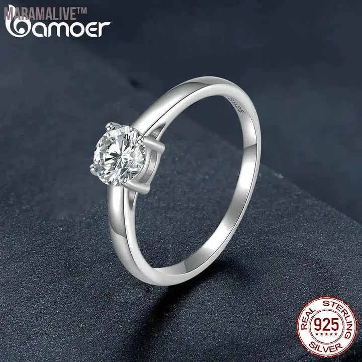 Moissanite Ring Round Moissanite Diamond for Women 925 Sterling Silver Engagement Wedding Band MSR005