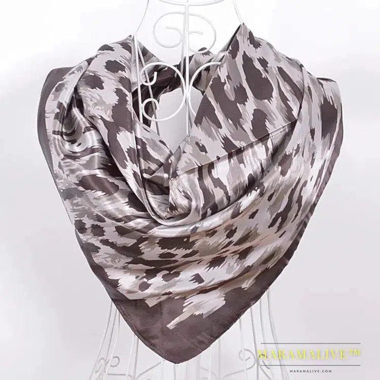 New Style Snakeskin Pattern Square Scarves Wraps Printed Hot Sale Women Pink Blue Silk Scarf Shawl Unisex Muslim Silk Muffler