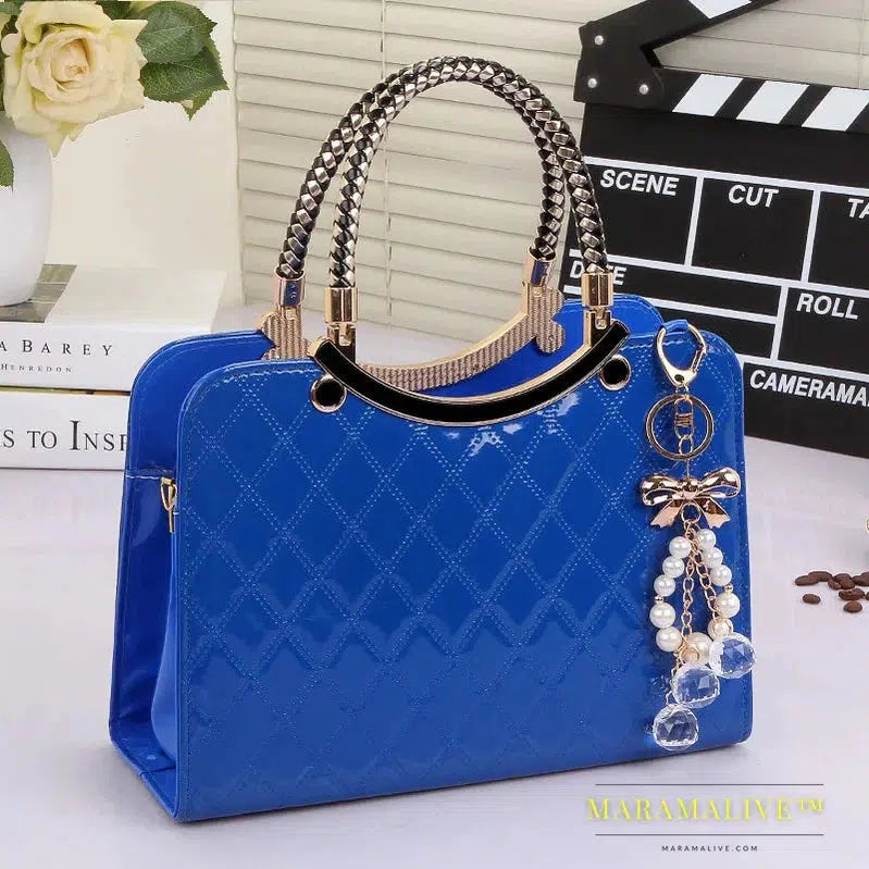 Patent leather lattice Pearl pendant women's handbags European and American fashion designer shoulder bags hard women bag