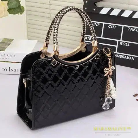 Patent leather lattice Pearl pendant women's handbags European and American fashion designer shoulder bags hard women bag