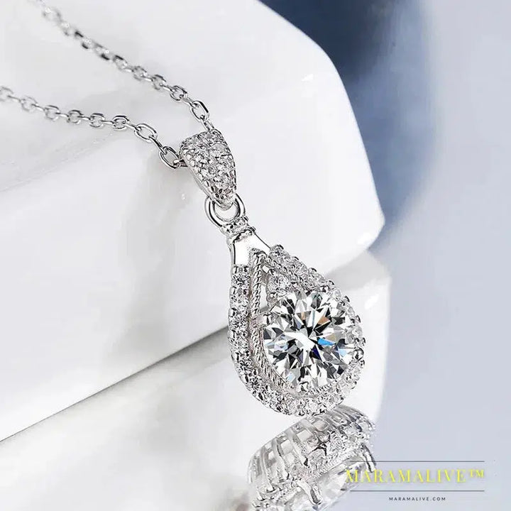 Round Cut Moissanite Pendant Necklace in Sterling Silver"