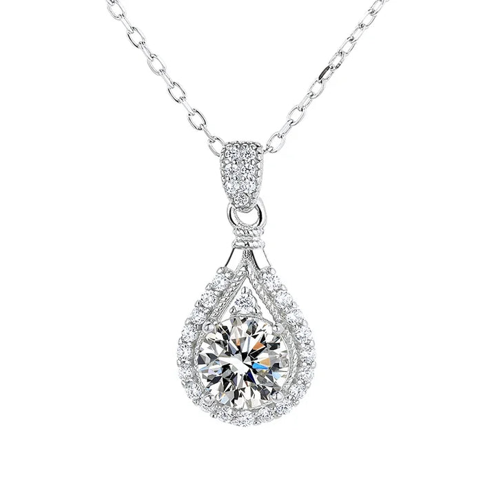 "Round Cut Moissanite Pendant Necklace in Sterling Silver"