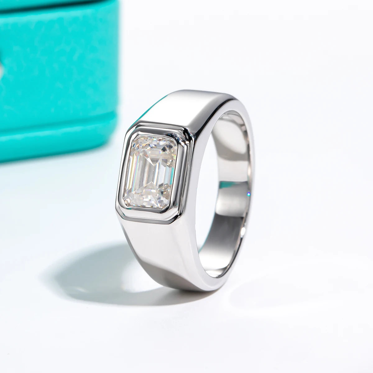 Exquisite Men's Moissanite Emerald Engagement Ring