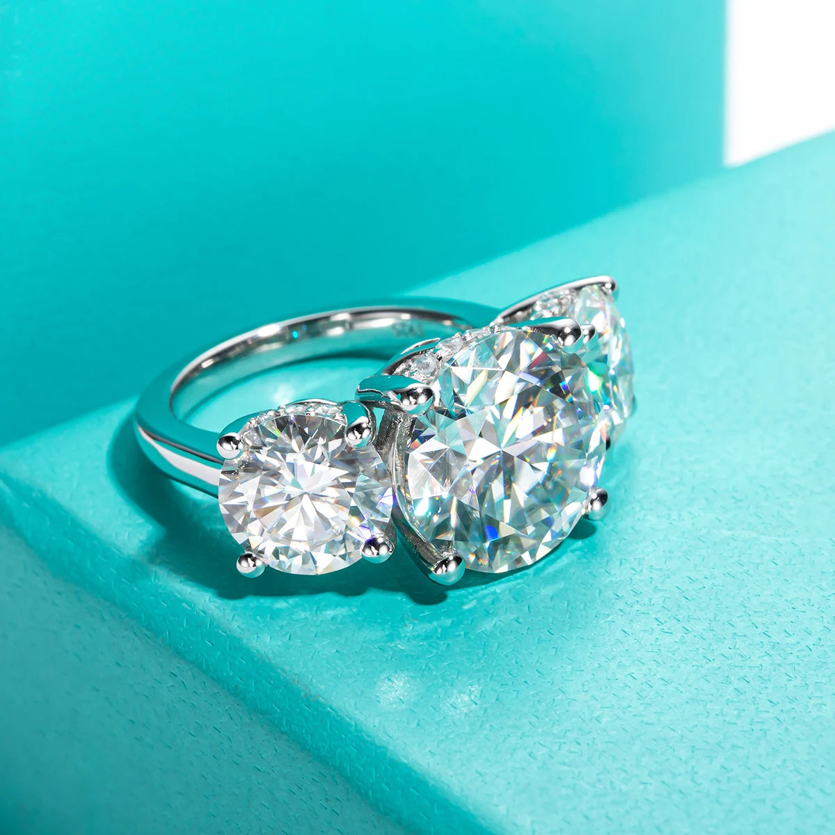 Moissanite engagement rings, diamond alternative.