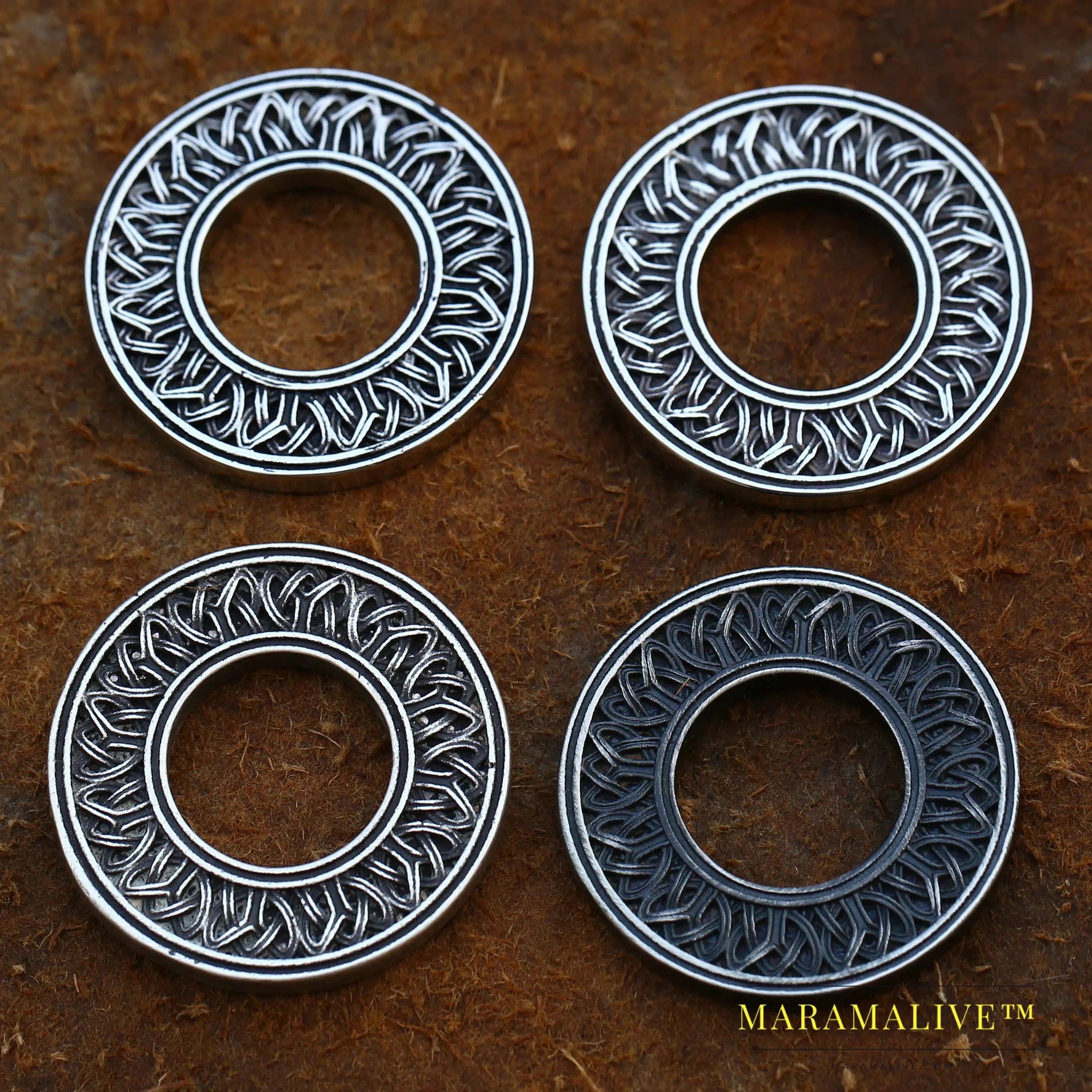 Stainless Steel Viking Icelandic Vegvisir Helmet Horror In Runic Circle Pendant Magical Staves Men Rune Amulet