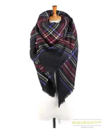 Tartan scarf and shawl - Stylish plaid scarves for women and men