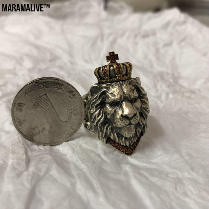 The King's Talisman: Vintage lion ring