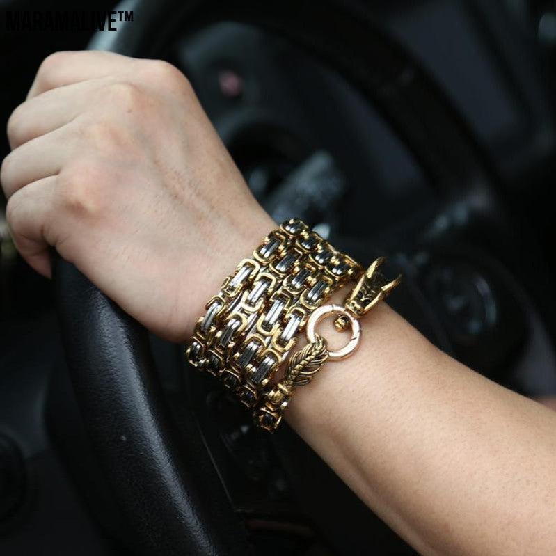 This Dragon Bracelet is a perfect accessory for any jewelry lover