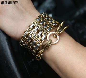 This Dragon Bracelet is a perfect accessory for any jewelry lover