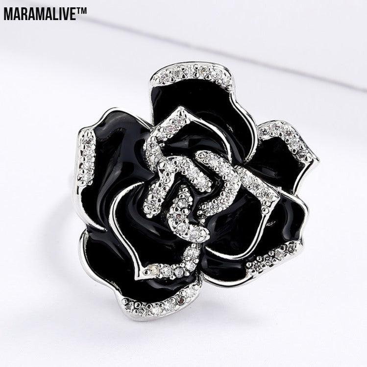 Vintage Elegant Enamel Ladies Ring Unique Black Flowers