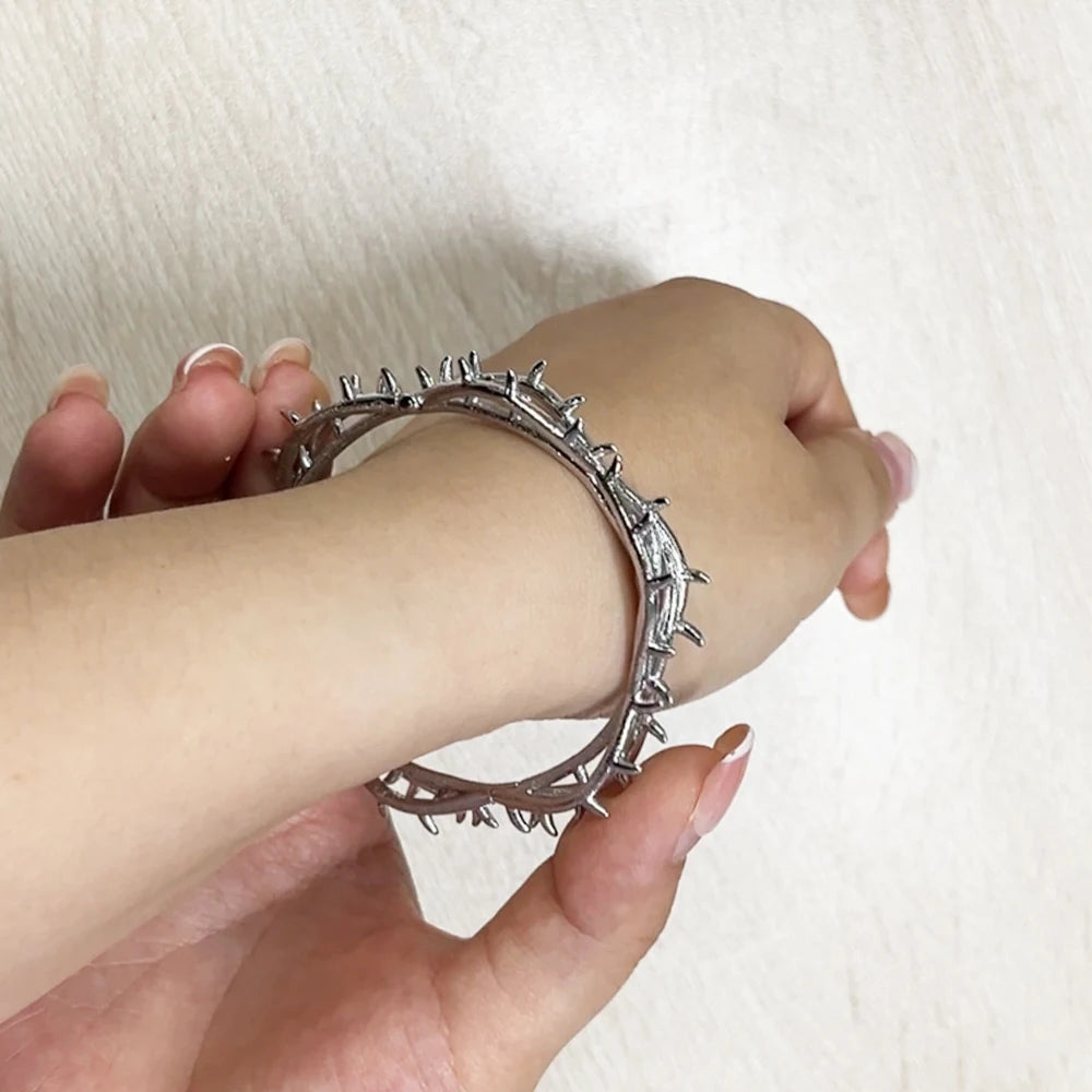 Vintage Gothic Prickle Chain Bracelet: Punk Bangle for Unique Personalities - Unisex Jewelry Accessory Gift