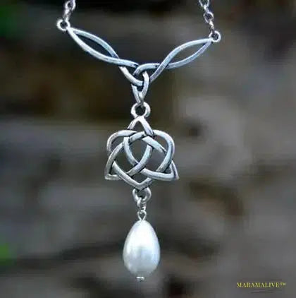 Vintage Viking Irish Celtic Wicca Triquetra Necklace - Ancient Gothic Collectible Amulet Jewelry