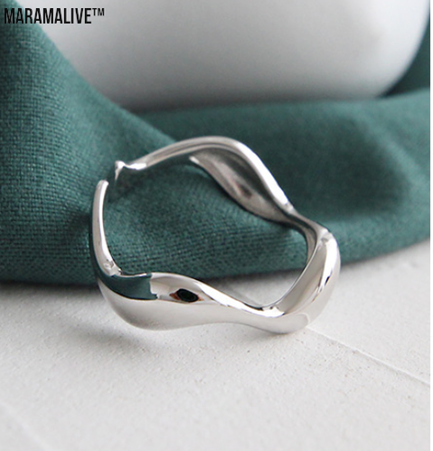 Wavy Glossy Women's Ring