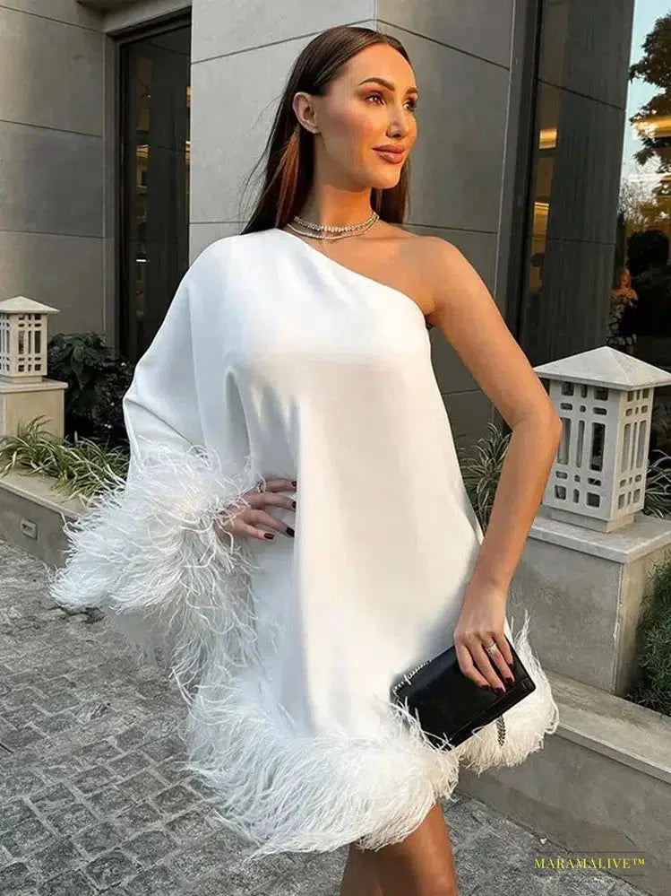 Women One Shoulder Feather Spliced Mini Dress Sexy Backless Long Sleeves Loose Vestidos Elegant Fashion Party Club Robes 2024