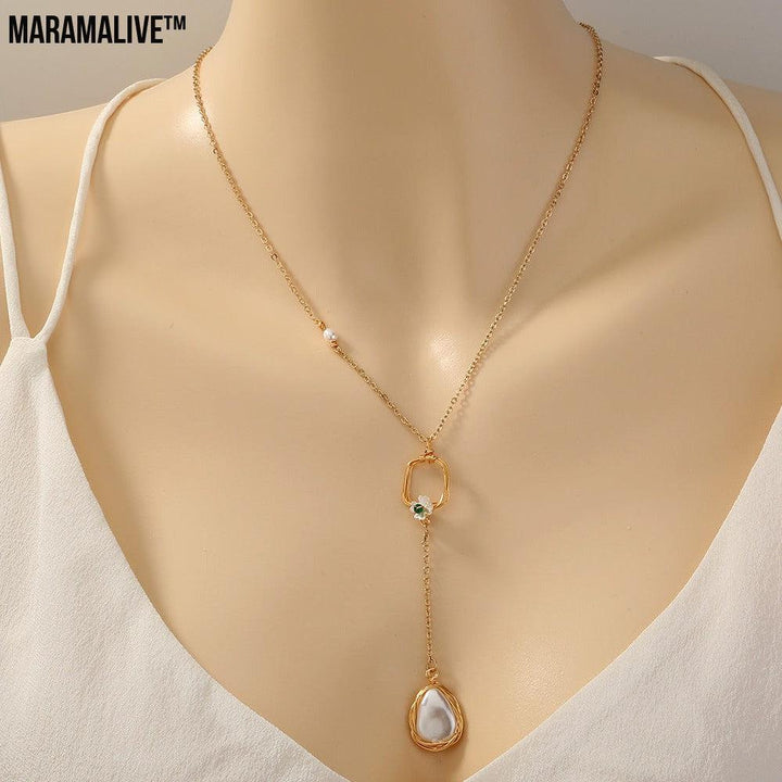 Women's Fashion Vintage Court Style Pure White Pearl Green Natural Stone Pendant Necklace