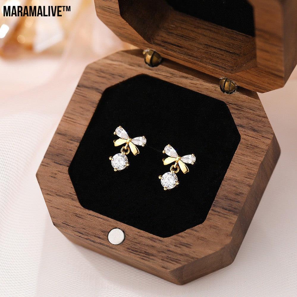 Women's Graceful And Fashionable Pure Silver Zircon Bow Stud Earrings