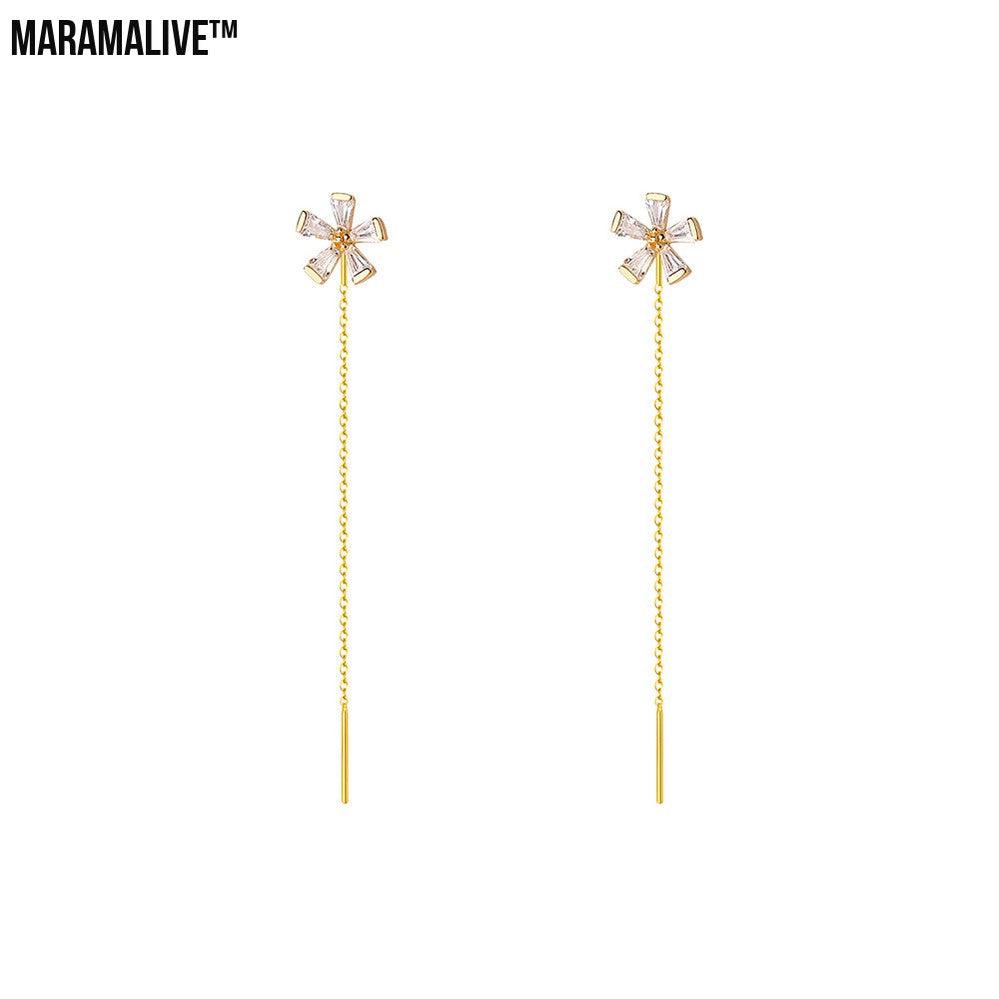 Women's Graceful And Fashionable Sterling Silver Zircon Flower Earrings