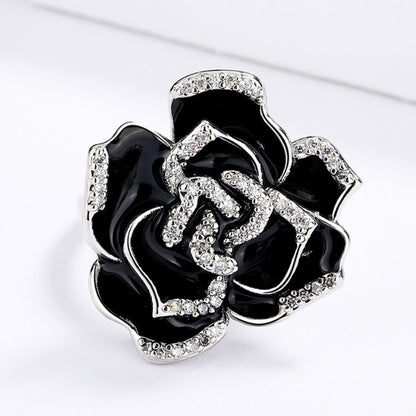 Vintage Elegant Enamel Ladies Ring Unique Black Flowers