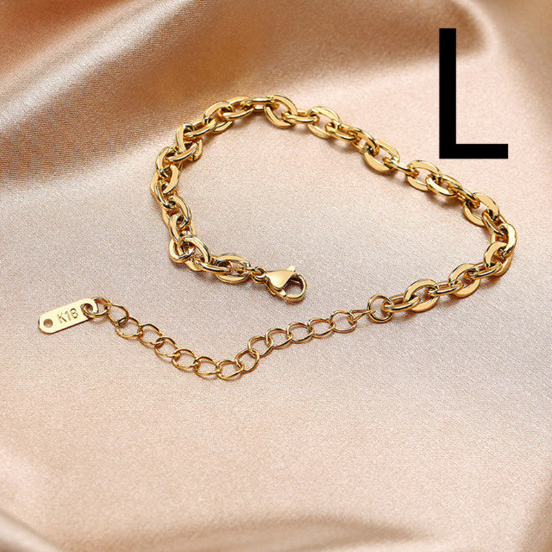 A Hip-hop Bracelet with the letter m on it, made by Maramalive™.