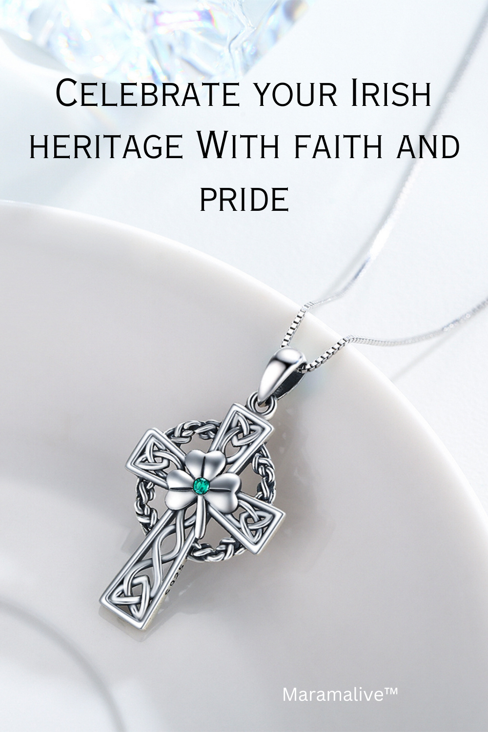 A Maramalive™ Irish Luck Necklace with emerald stone.