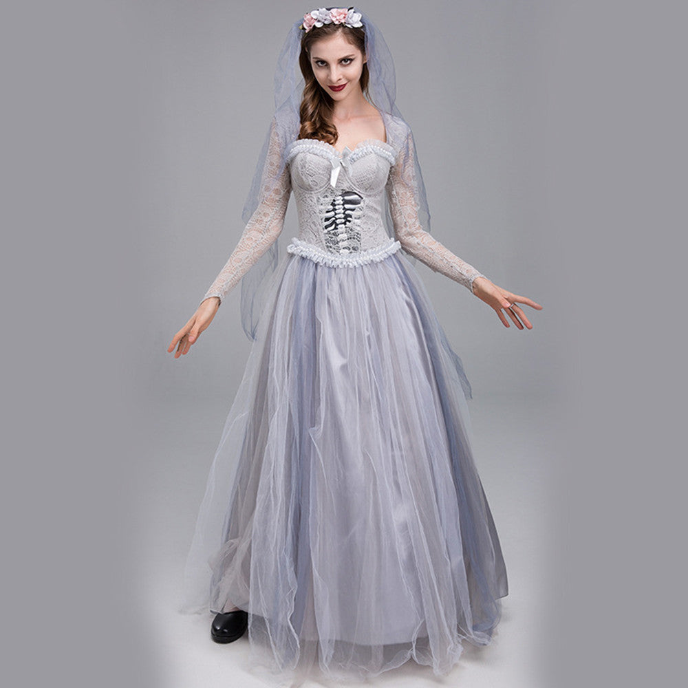 A woman in a Maramalive™ Halloween Costume Horror Dress Phantom is holding a veil.