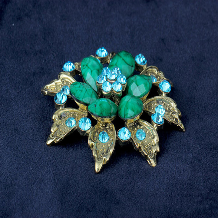 A high-end vintage pink brooch with diamond-studded rhinestones by Maramalive™.
