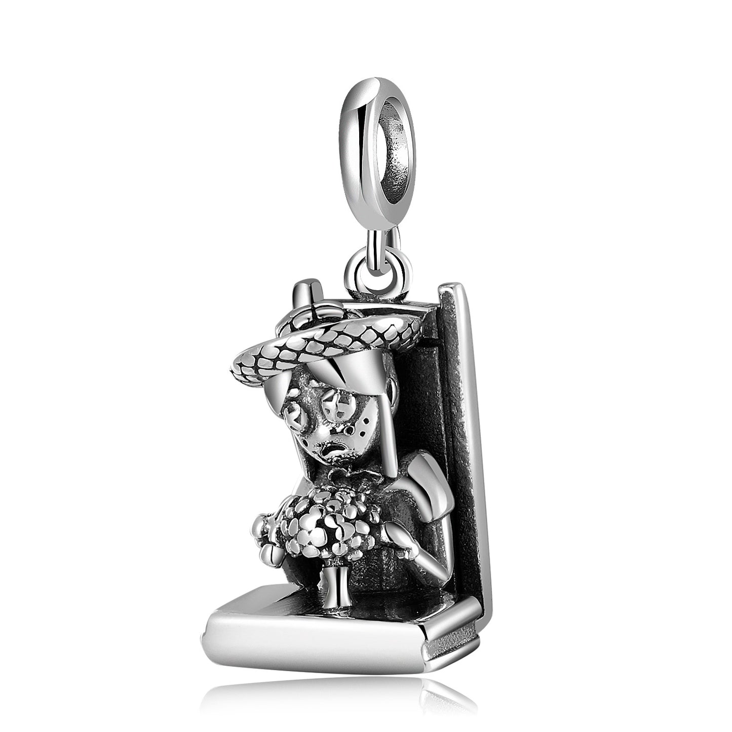 A group of Maramalive™ sterling silver charms with a cat and a dog, such as the Gothic Mobile Game Element Beaded Pendant Bracelet (Sterling Silver S925).