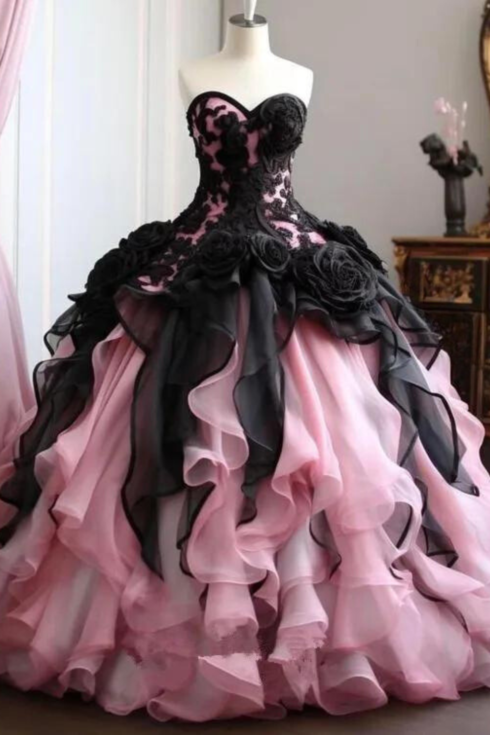 Black Pink Princess Fairy Prom Dresses Sweetheart Corset Lace-up Rose Floral Applique Evening Gown Masquerade Costume