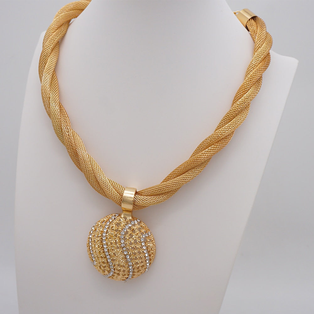 A Maramalive™ Fine Gold Jewelry Set with diamonds.