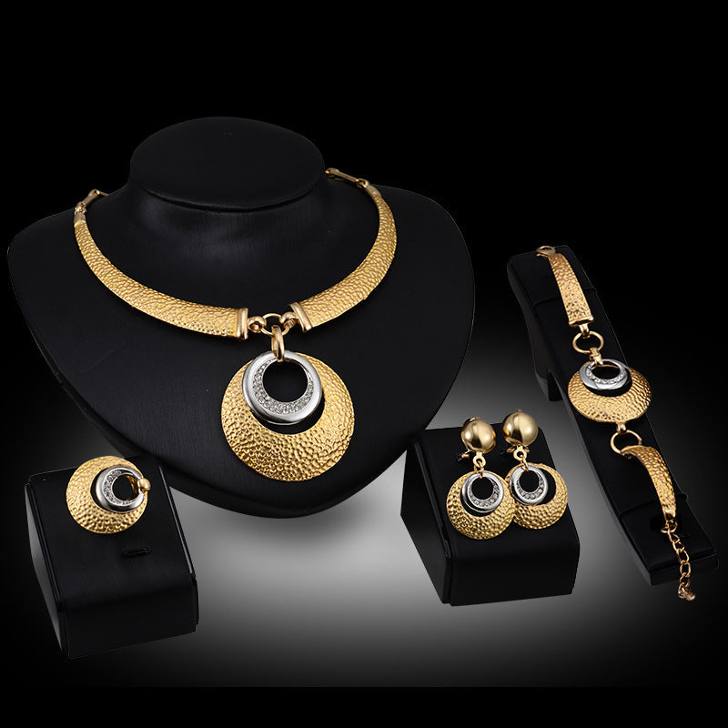 A Gold Indian Bridal Jewelry Sets by Maramalive™.